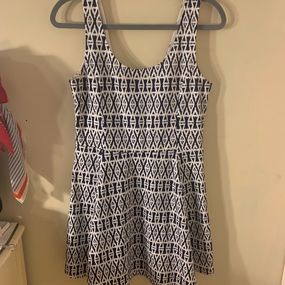 H&M Aztec print dress ⭐️ - Picture 3 of 9